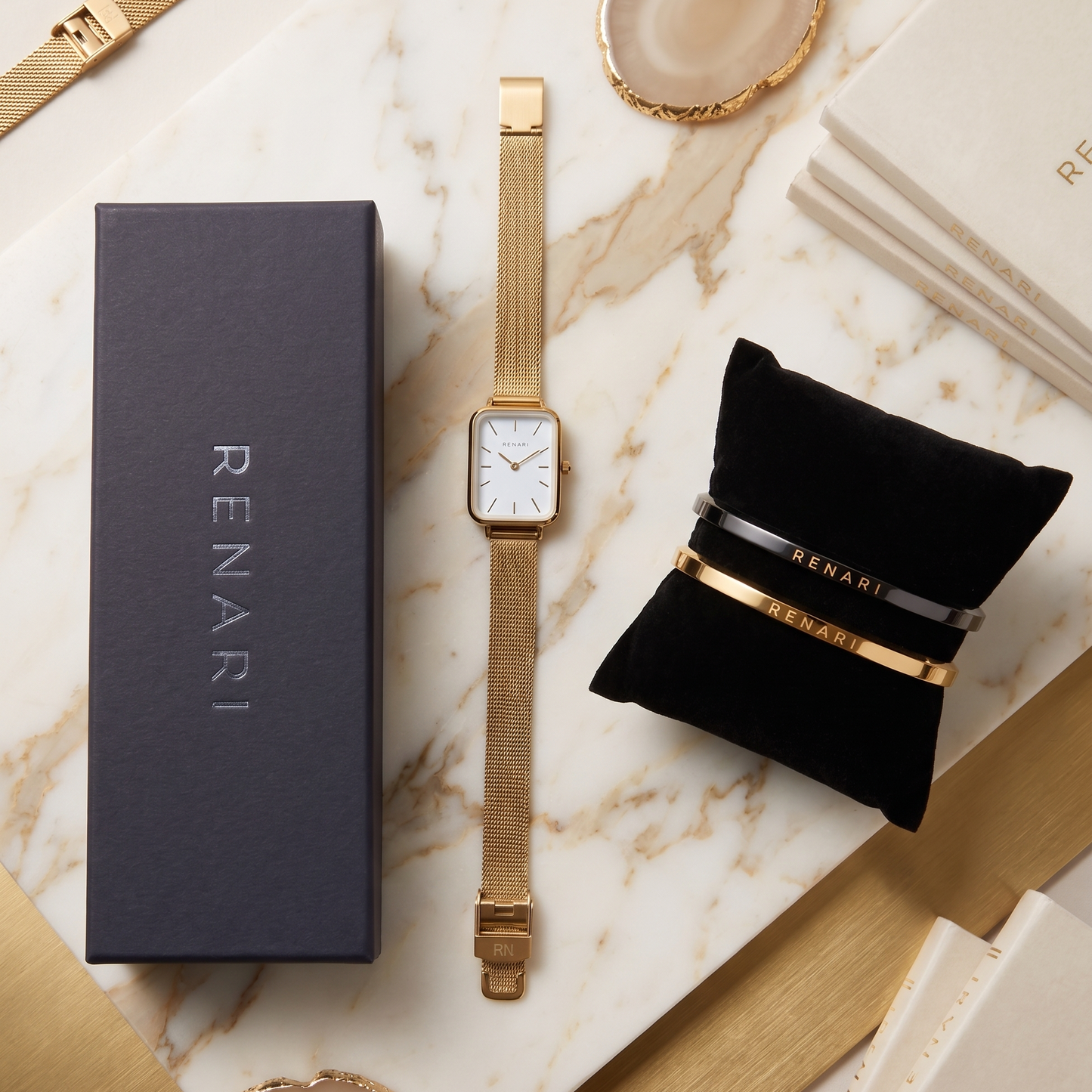 Dorados: Reloj cuadrado femenino Siena Golden + Pulsera PI